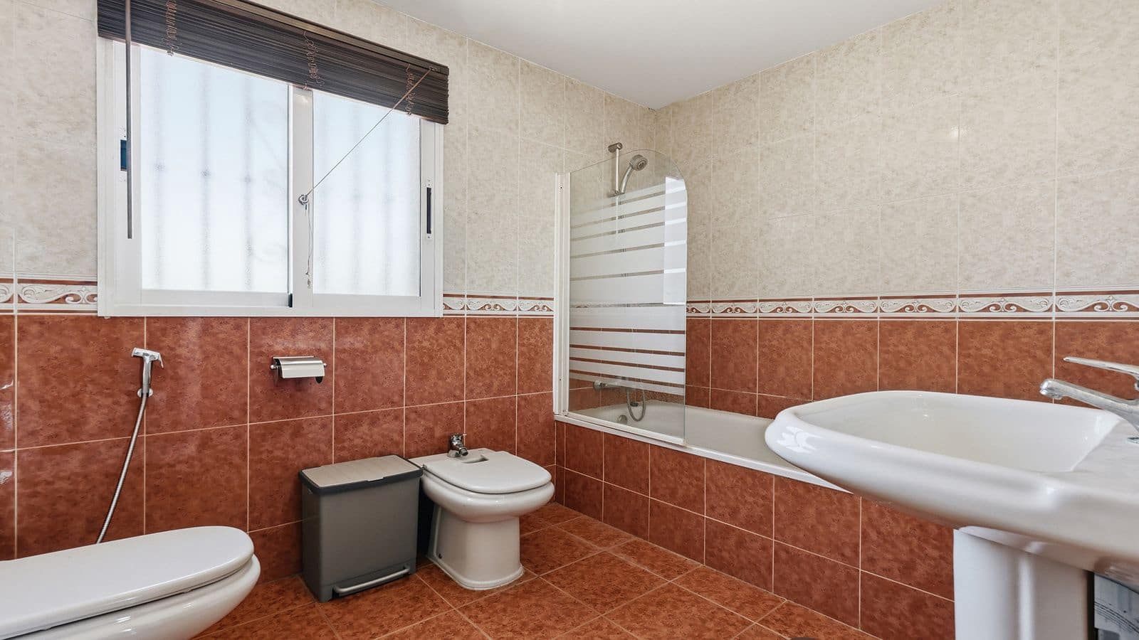 4 Zimmer Doppelhaus zu verkaufen in Manilva - 420.000 € (Ref: 9952226)