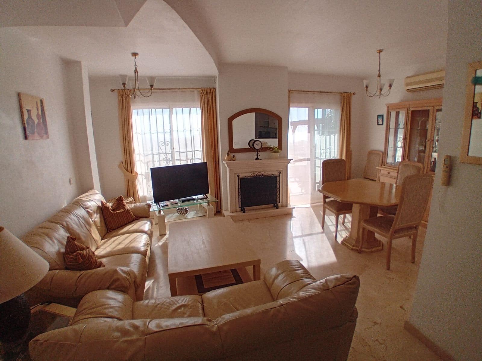 3 soveværelse Semi-Rækkehus til salg i Manilva - € 318.000 (Ref: 9952230)