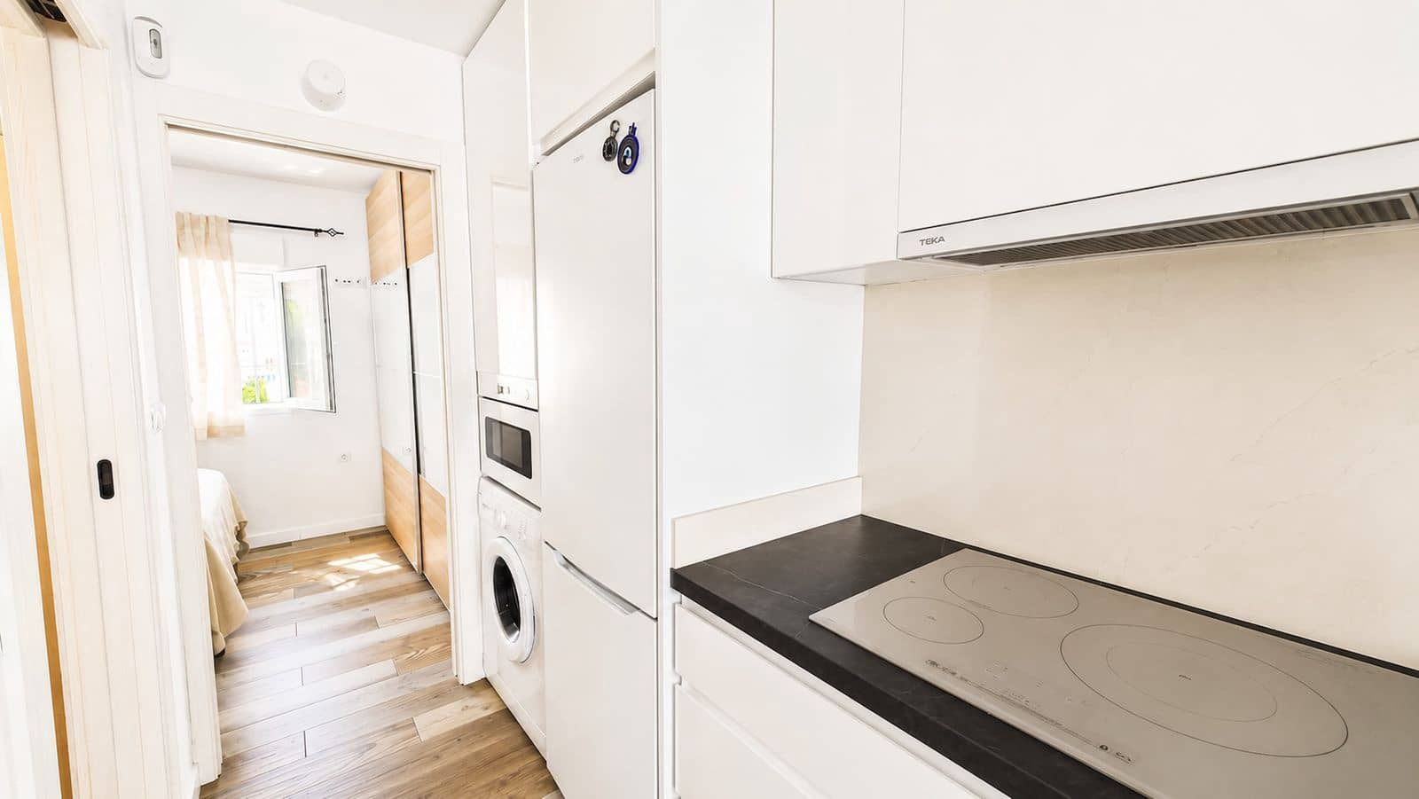 Apartamento de 2 habitaciones en La Duquesa / Puerto de la Duquesa en venta - 299.000 € (Ref: 9952231)