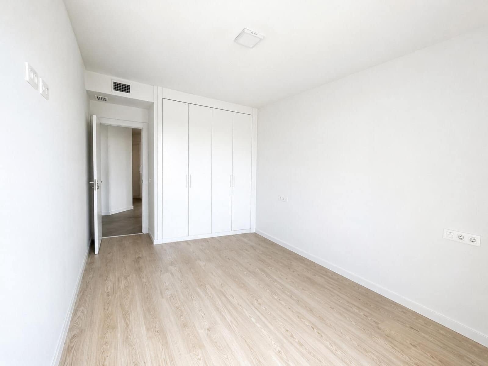 4 sypialnia Apartament na sprzedaż w Nueva Andalucia - 599 000 € (Ref: 9952240)