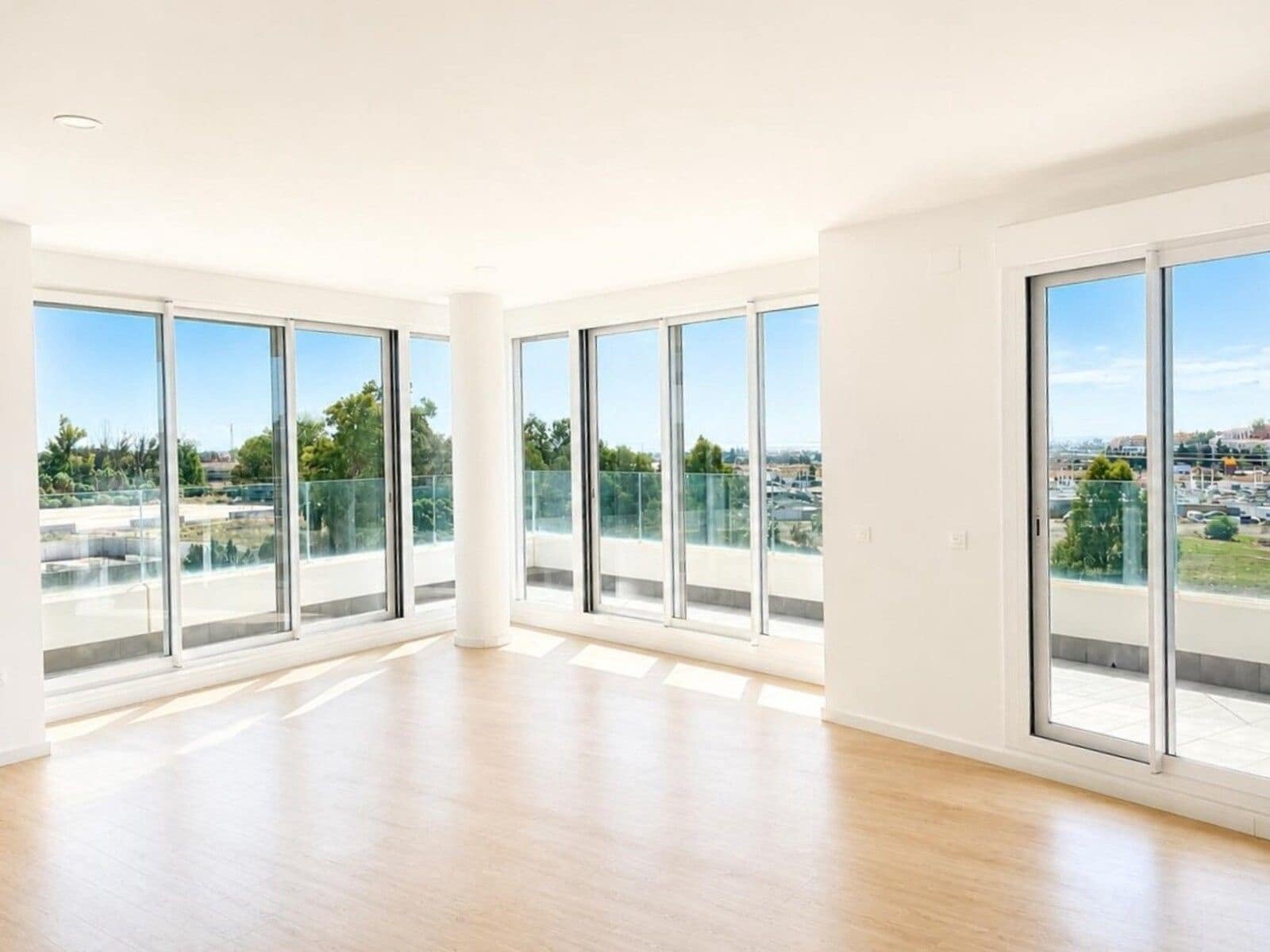 4 sypialnia Apartament na sprzedaż w Nueva Andalucia - 599 000 € (Ref: 9952240)