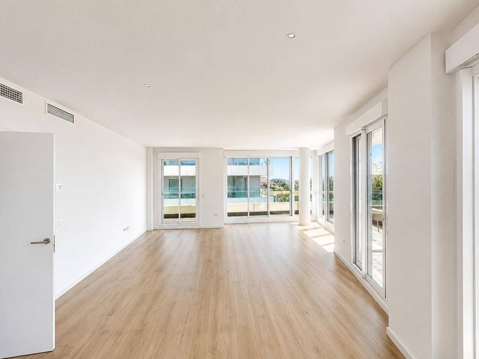 4 sypialnia Apartament na sprzedaż w Nueva Andalucia - 599 000 € (Ref: 9952240)