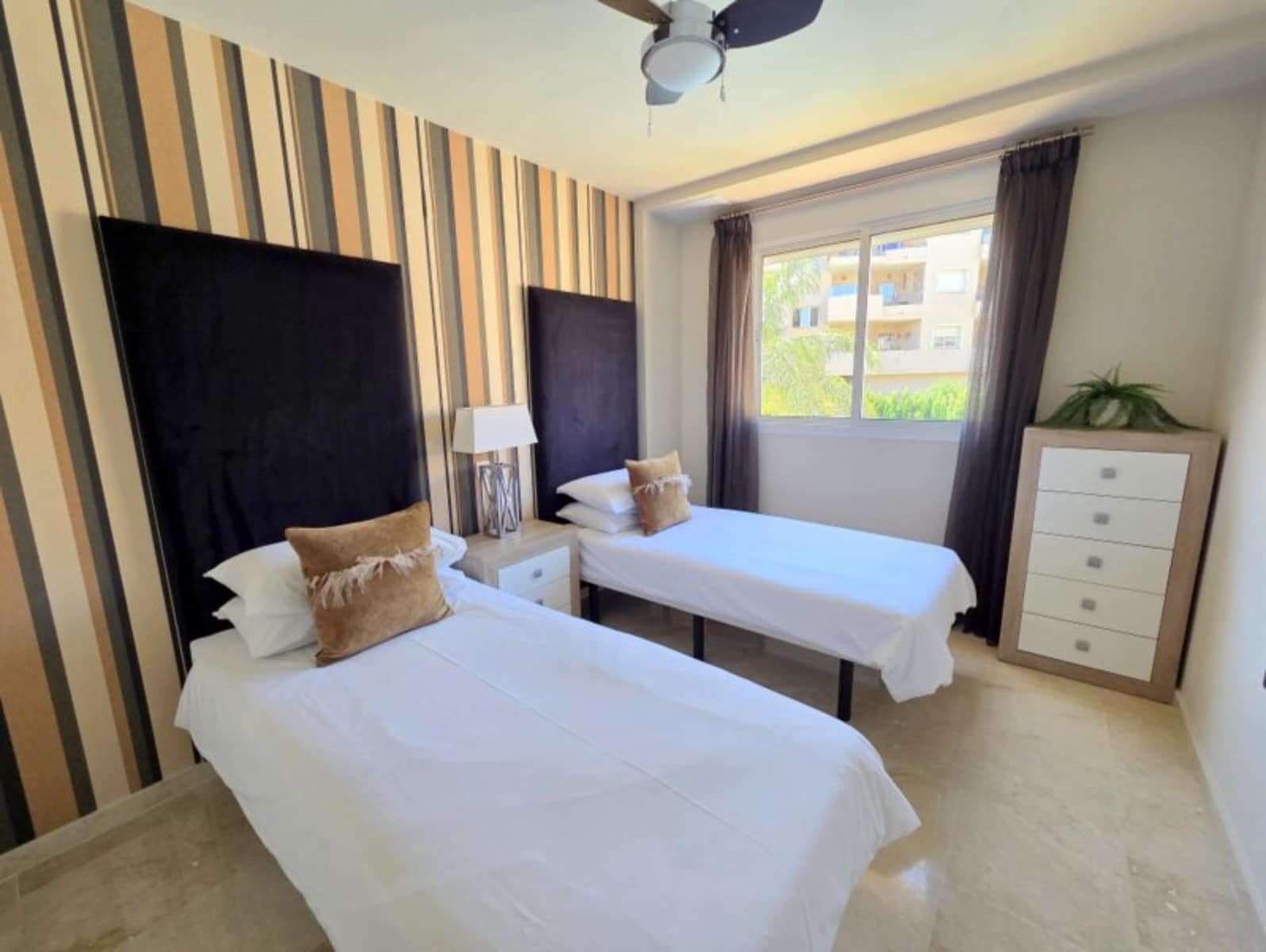 3 soverom Penthouse til salgs i La Duquesa / Puerto de la Duquesa - € 379 000 (Ref: 9952253)