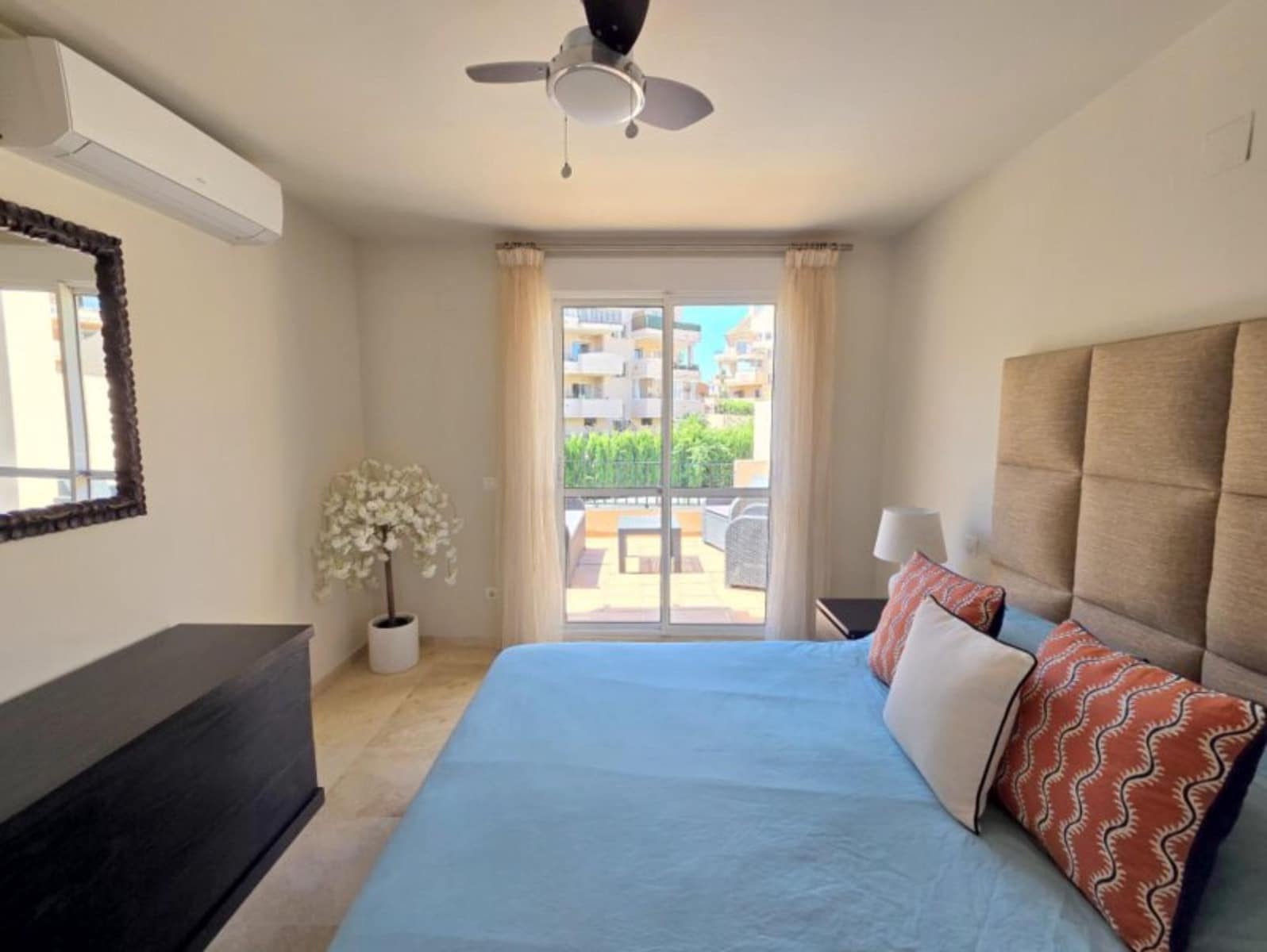 3 soverom Penthouse til salgs i La Duquesa / Puerto de la Duquesa - € 379 000 (Ref: 9952253)