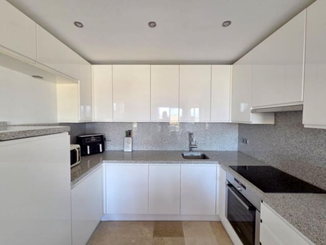 3 soverom Penthouse til salgs i La Duquesa / Puerto de la Duquesa, Manilva - € 379 000 (Ref: 9952253)
