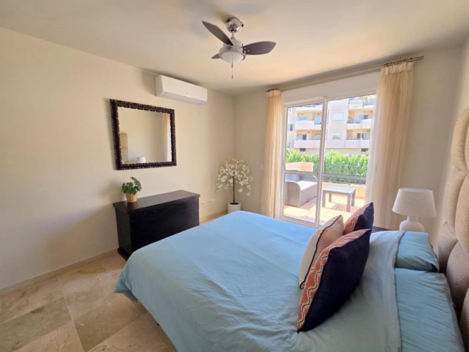 3 soverom Penthouse til salgs i La Duquesa / Puerto de la Duquesa - € 379 000 (Ref: 9952253)