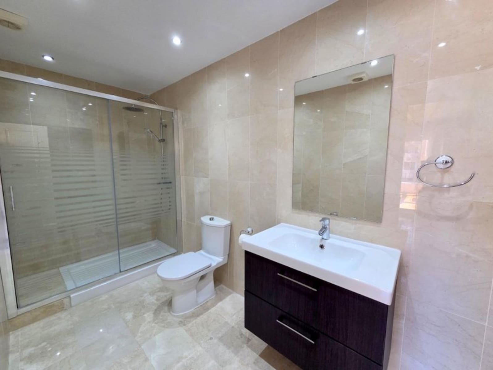 3 soverom Penthouse til salgs i La Duquesa / Puerto de la Duquesa - € 379 000 (Ref: 9952253)