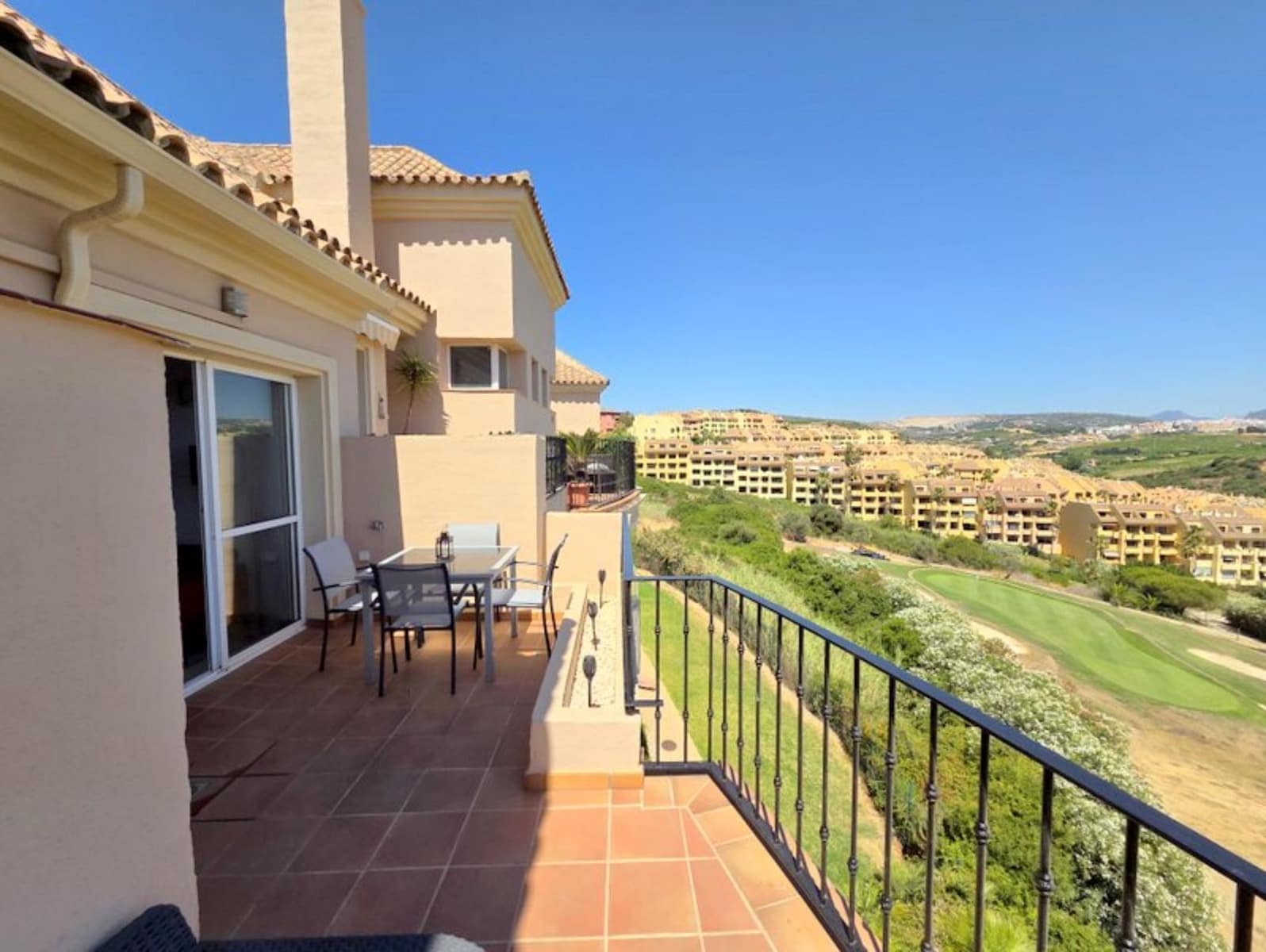 3 soverom Penthouse til salgs i La Duquesa / Puerto de la Duquesa - € 379 000 (Ref: 9952253)