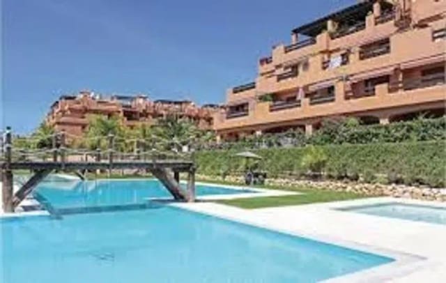 2 soverom Penthouse til salgs i Estepona - € 895 000 (Ref: 9952254)