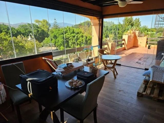 2 soverom Penthouse til salgs i Estepona - € 895 000 (Ref: 9952254)