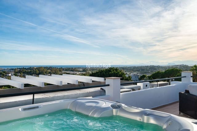 3 sypialnia Penthouse na sprzedaż w La Quinta, Benahavís - 850 000 € (Ref: 9952258)