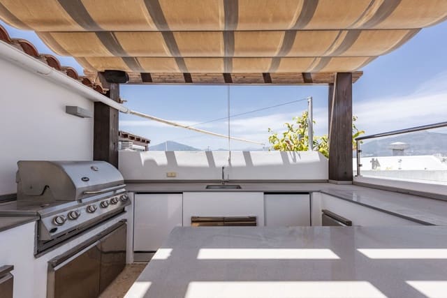 Ático de 3 habitaciones en San Pedro de Alcantara, Marbella en venta - 790.000 € (Ref: 9952262)