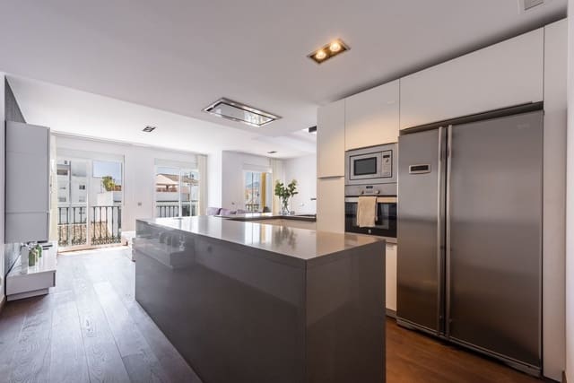Ático de 3 habitaciones en San Pedro de Alcantara, Marbella en venta - 790.000 € (Ref: 9952262)