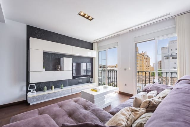 Ático de 3 habitaciones en San Pedro de Alcantara, Marbella en venta - 790.000 € (Ref: 9952262)