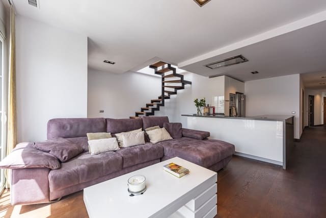 Ático de 3 habitaciones en San Pedro de Alcantara, Marbella en venta - 790.000 € (Ref: 9952262)