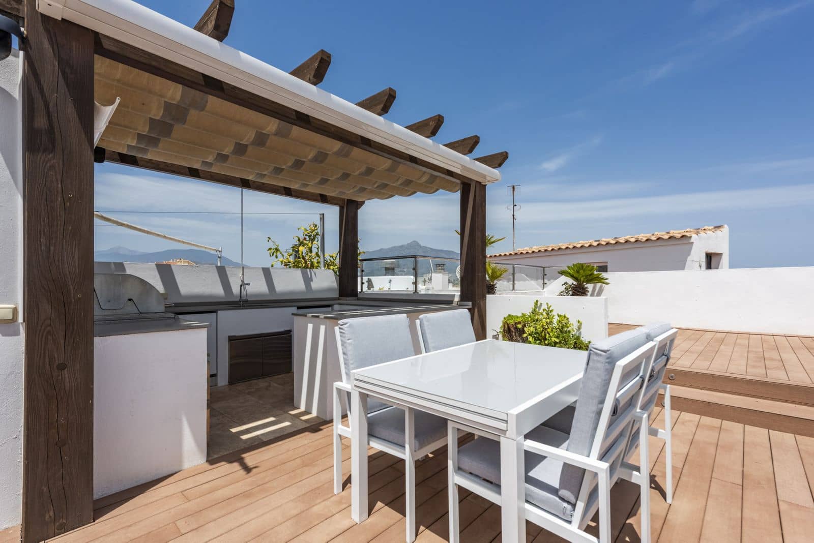 Ático de 3 habitaciones en San Pedro de Alcantara en venta - 790.000 € (Ref: 9952262)