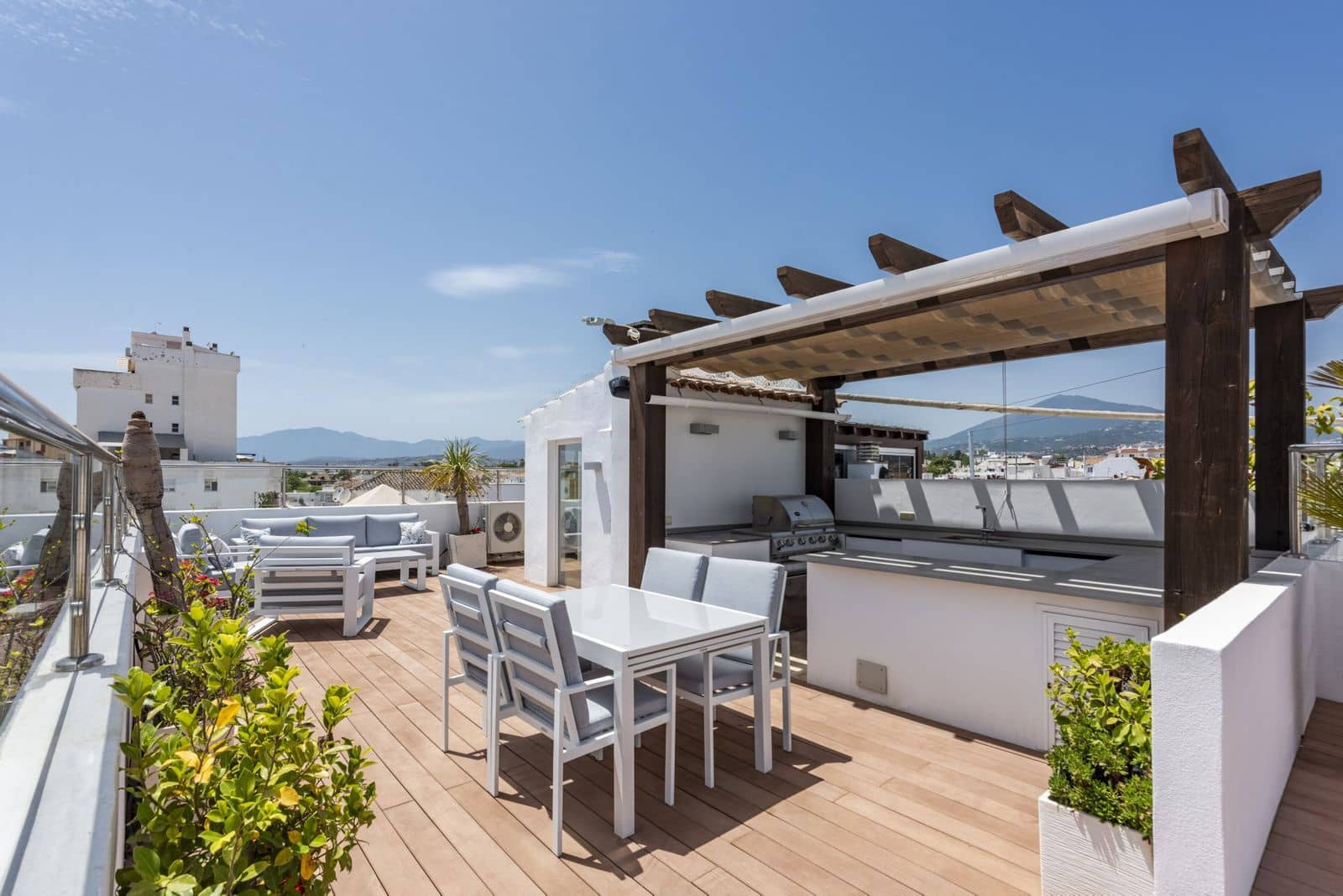 Ático de 3 habitaciones en San Pedro de Alcantara en venta - 790.000 € (Ref: 9952262)