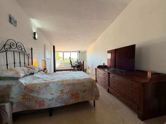 2 chambre Penthouse à vendre à Estepona - 309 000 € (Ref: 9952267)