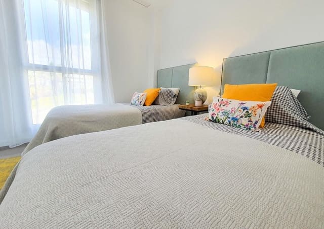 2 chambre Penthouse à vendre à Estepona - 375 000 € (Ref: 9952271)