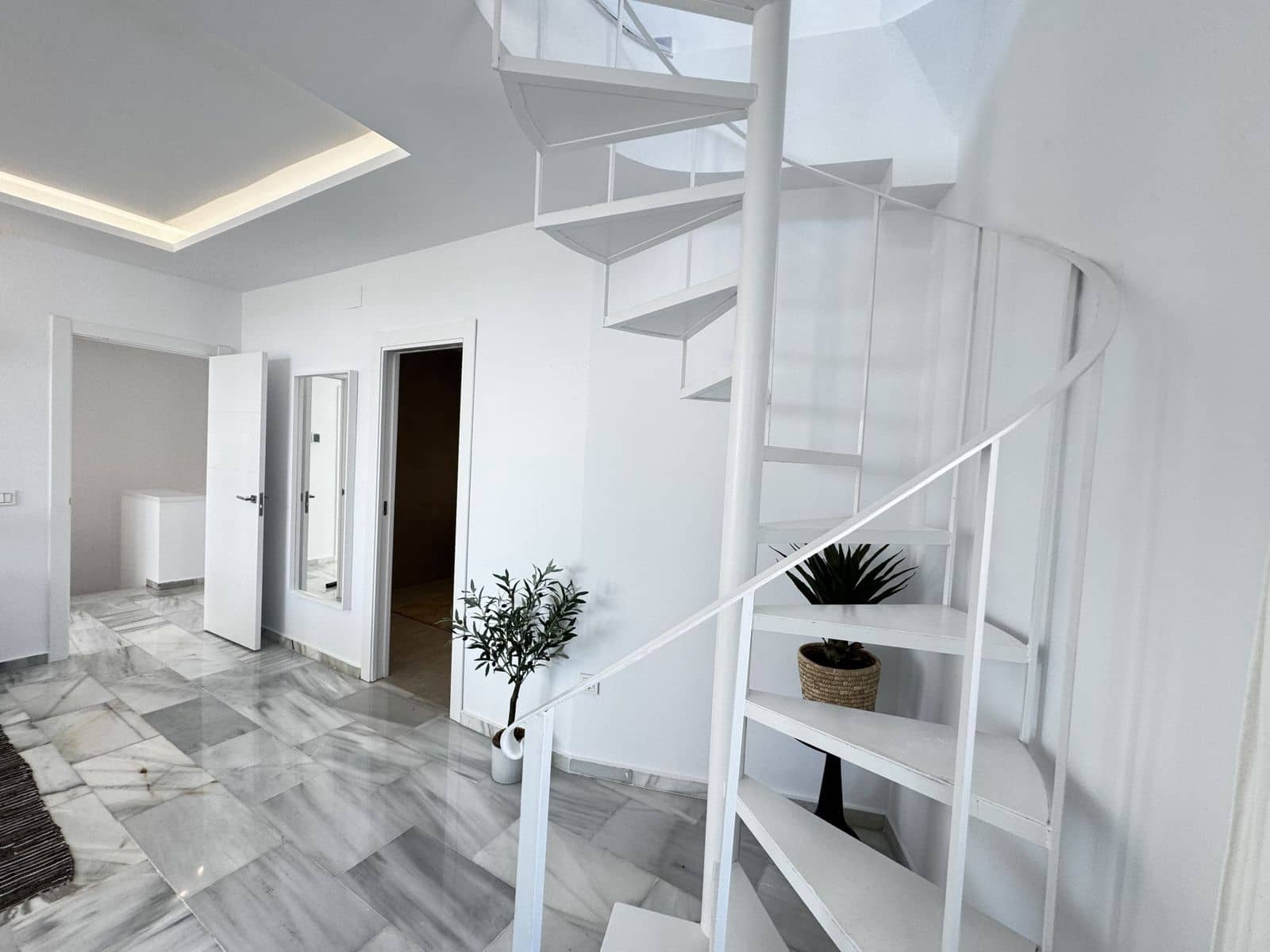 4 Zimmer Penthouse zu verkaufen in Puerto Banus - 1.400.000 € (Ref: 9952272)