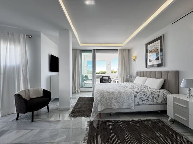4 Zimmer Penthouse zu verkaufen in Puerto Banus, Marbella - 1.400.000 € (Ref: 9952272)