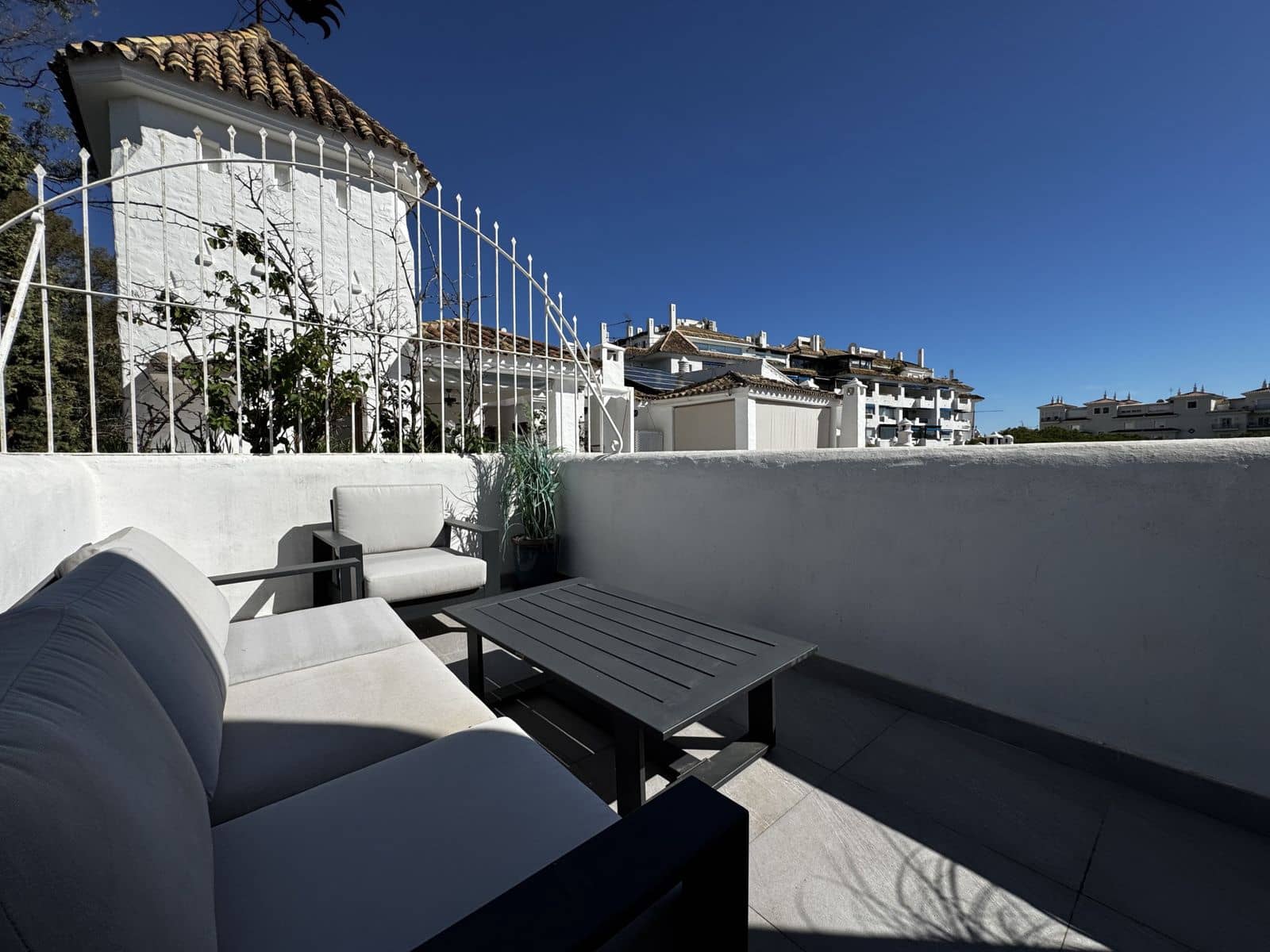 4 Zimmer Penthouse zu verkaufen in Puerto Banus - 1.400.000 € (Ref: 9952272)
