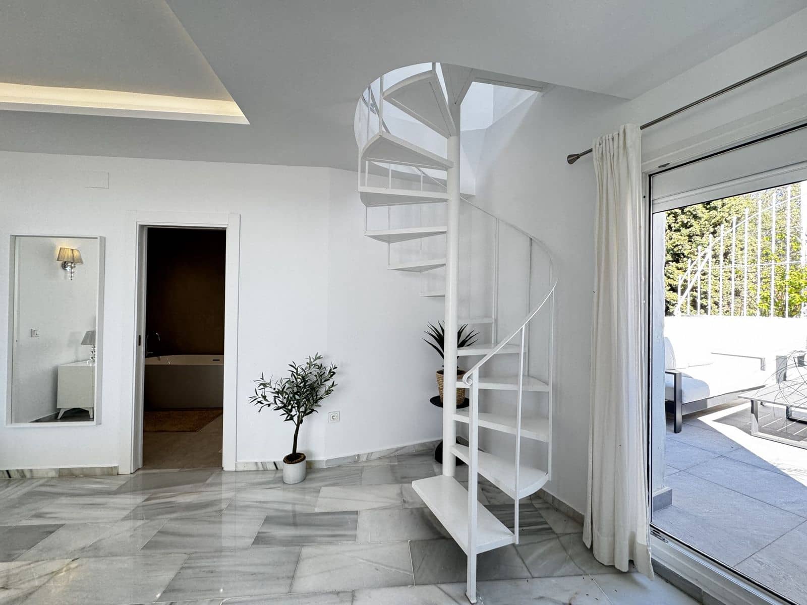 4 Zimmer Penthouse zu verkaufen in Puerto Banus - 1.400.000 € (Ref: 9952272)