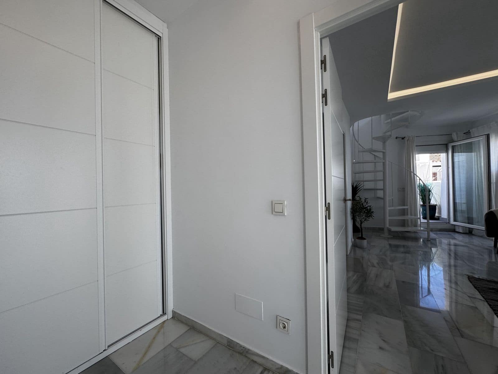 4 Zimmer Penthouse zu verkaufen in Puerto Banus - 1.400.000 € (Ref: 9952272)
