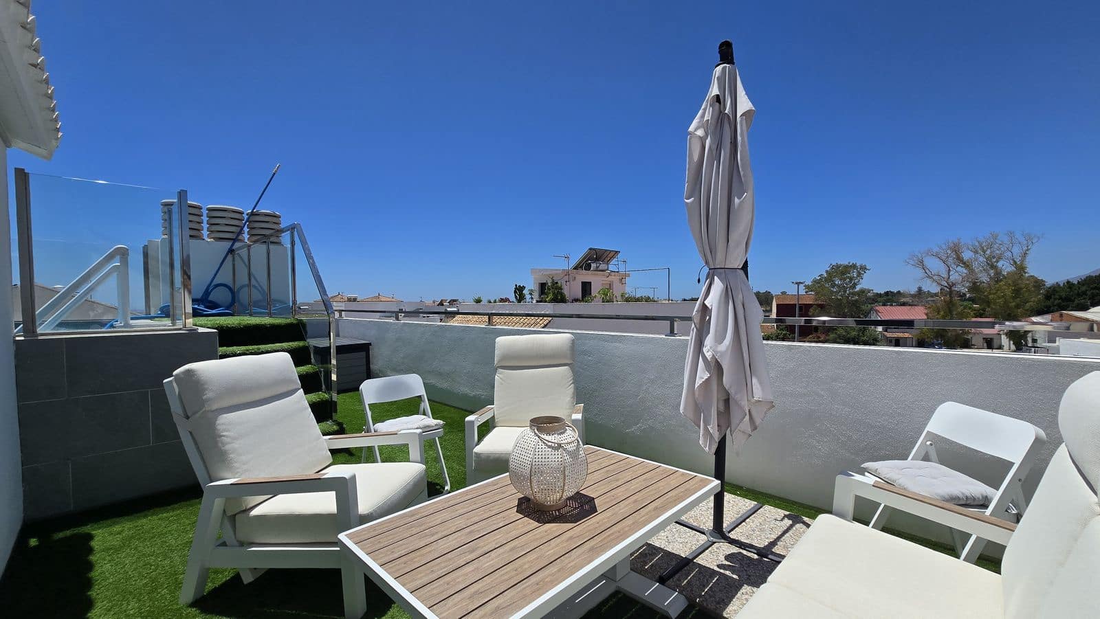 Chalet de 4 habitaciones en San Pedro de Alcantara en venta - 1.200.000 € (Ref: 9952273)