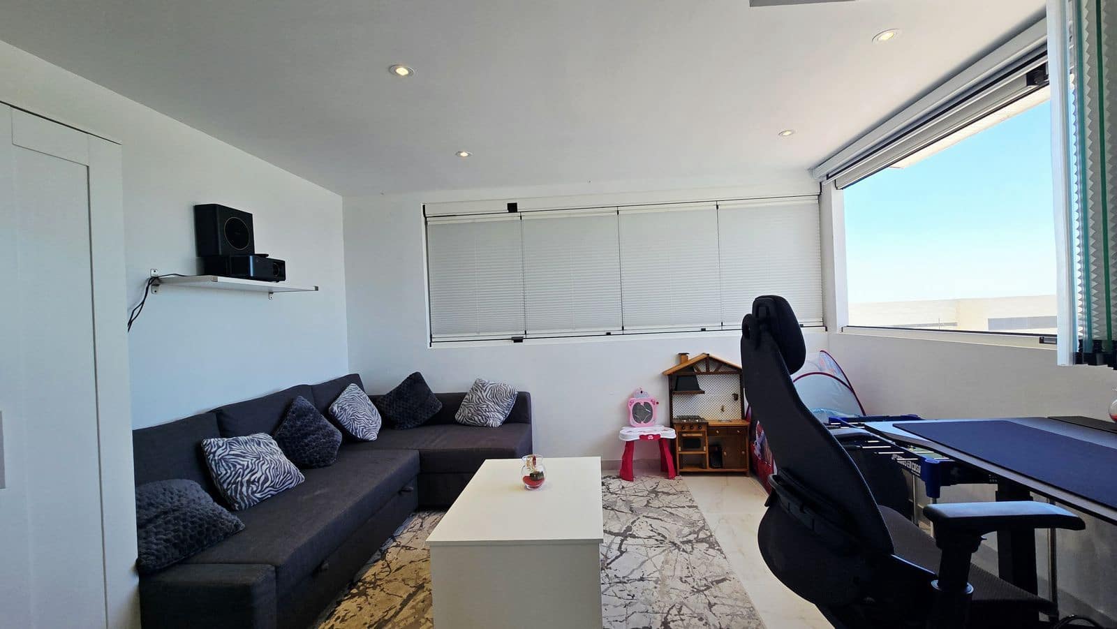 Chalet de 4 habitaciones en San Pedro de Alcantara en venta - 1.200.000 € (Ref: 9952273)