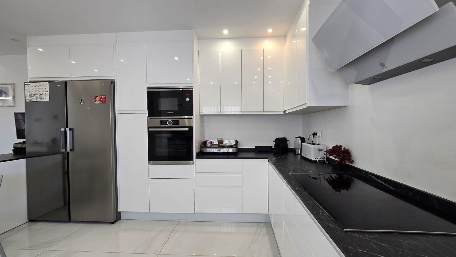 Chalet de 4 habitaciones en San Pedro de Alcantara en venta - 1.200.000 € (Ref: 9952273)