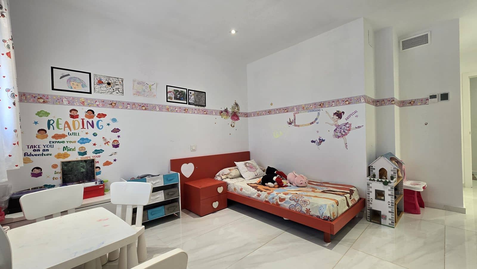 Chalet de 4 habitaciones en San Pedro de Alcantara en venta - 1.200.000 € (Ref: 9952273)