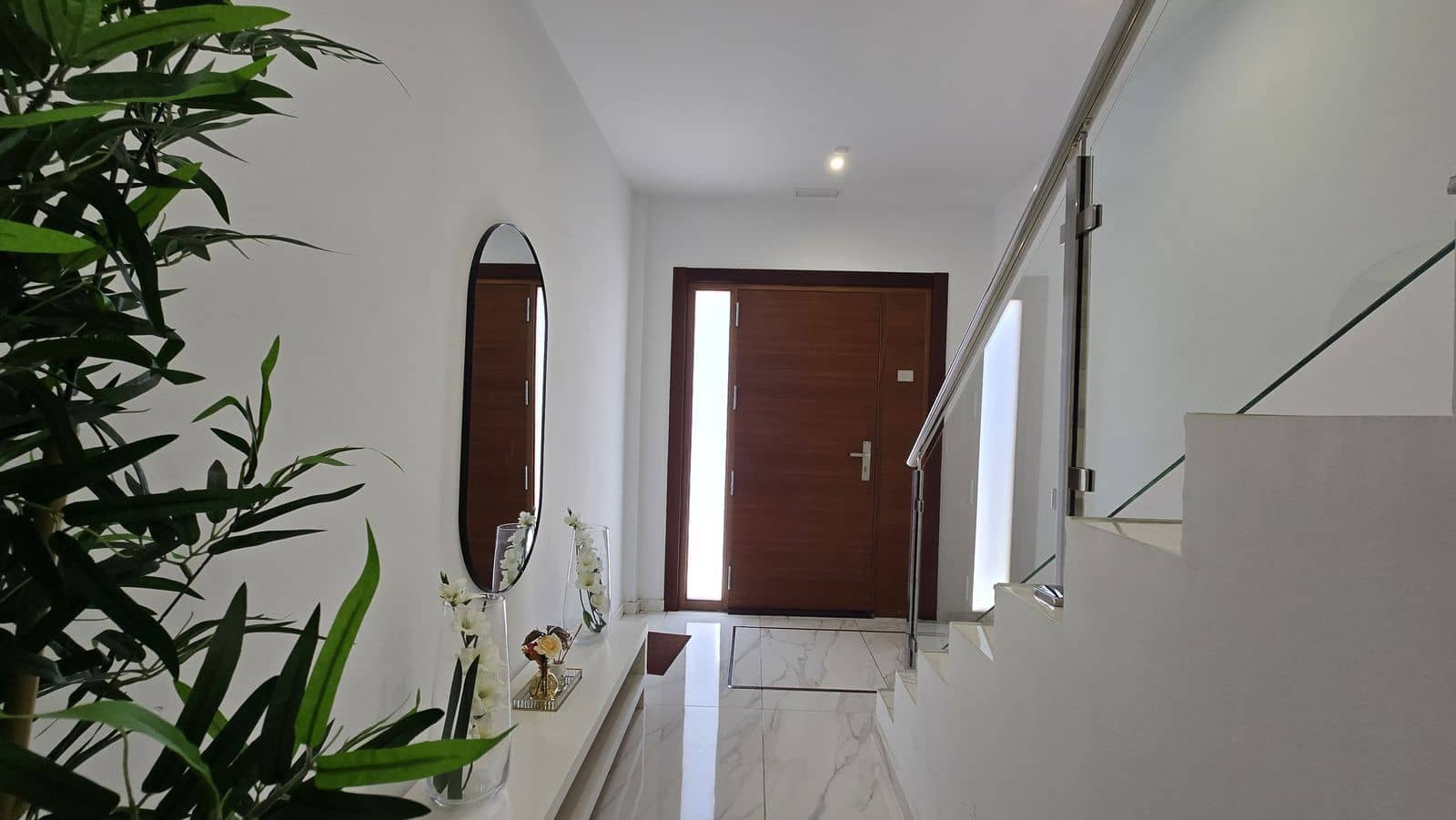 Chalet de 4 habitaciones en San Pedro de Alcantara en venta - 1.200.000 € (Ref: 9952273)