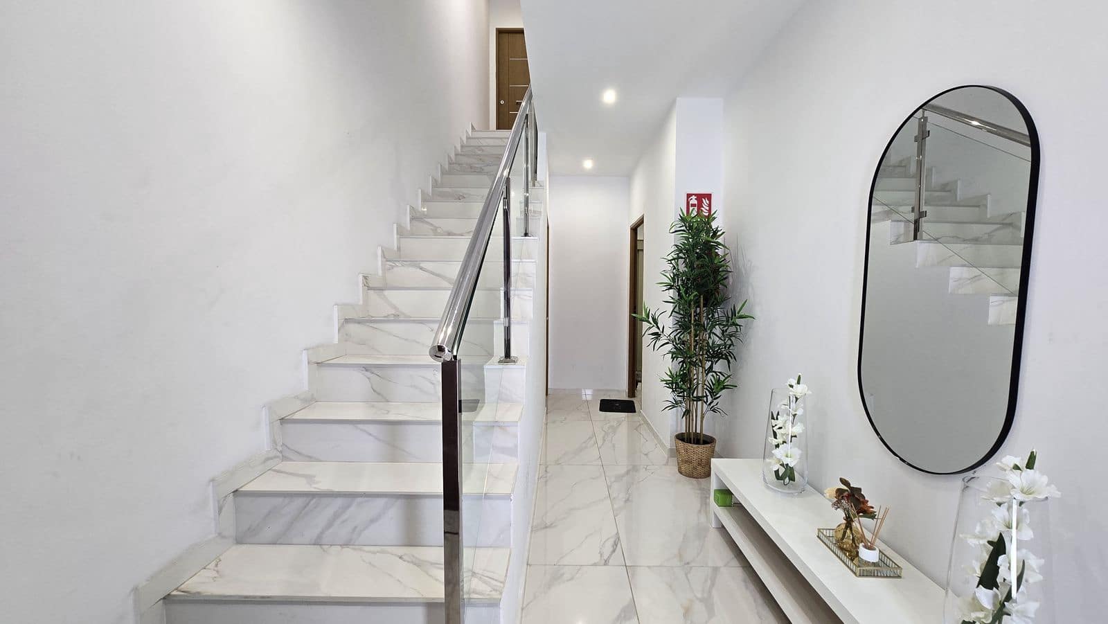 Chalet de 4 habitaciones en San Pedro de Alcantara en venta - 1.200.000 € (Ref: 9952273)