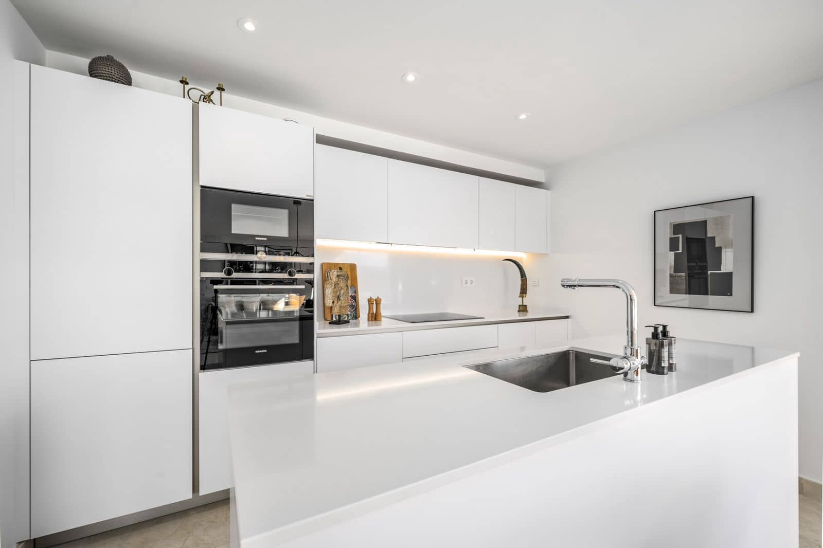 3 soverom Penthouse til salgs i Nueva Andalucia - € 1 750 000 (Ref: 9952274)