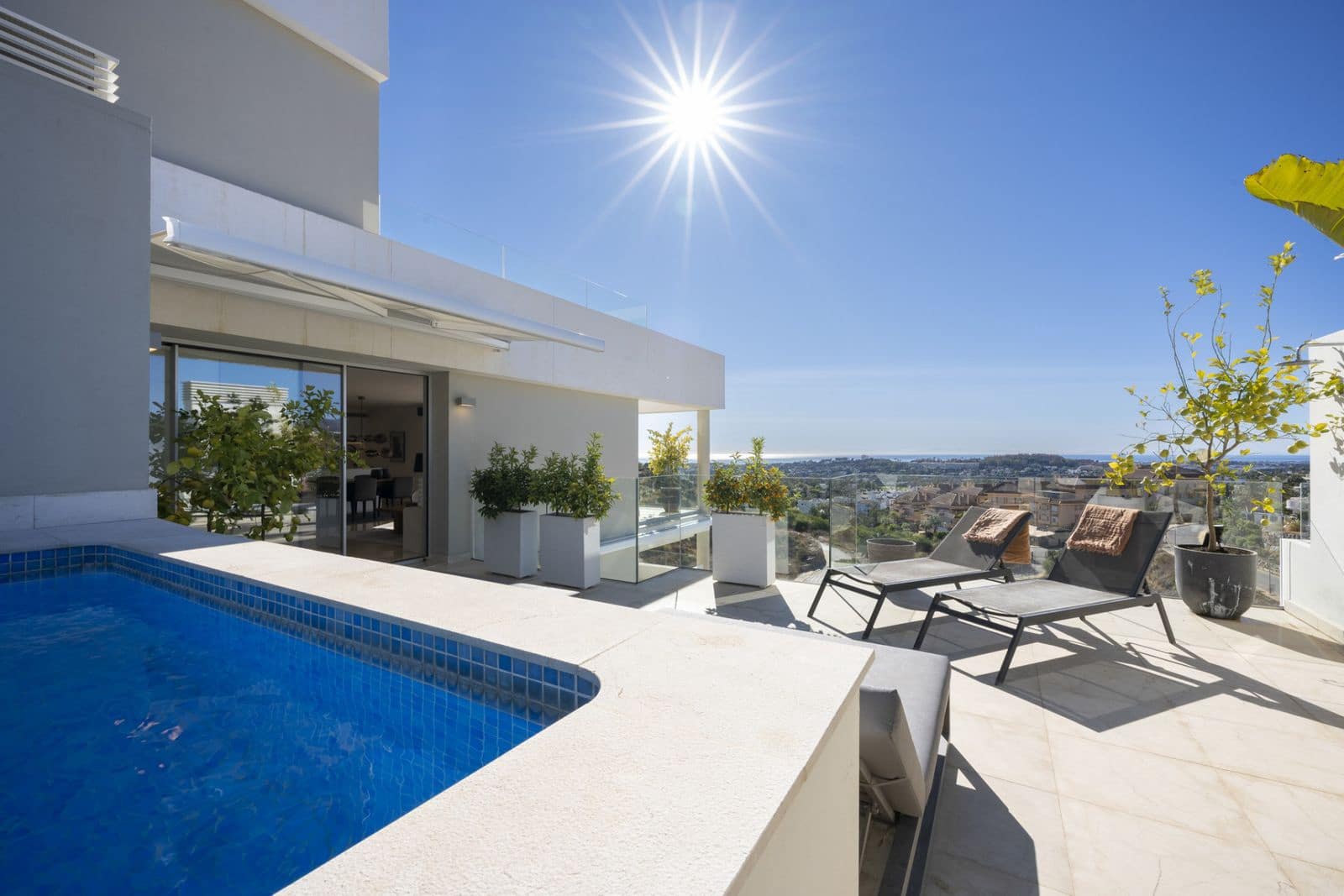 3 soverom Penthouse til salgs i Nueva Andalucia - € 1 750 000 (Ref: 9952274)