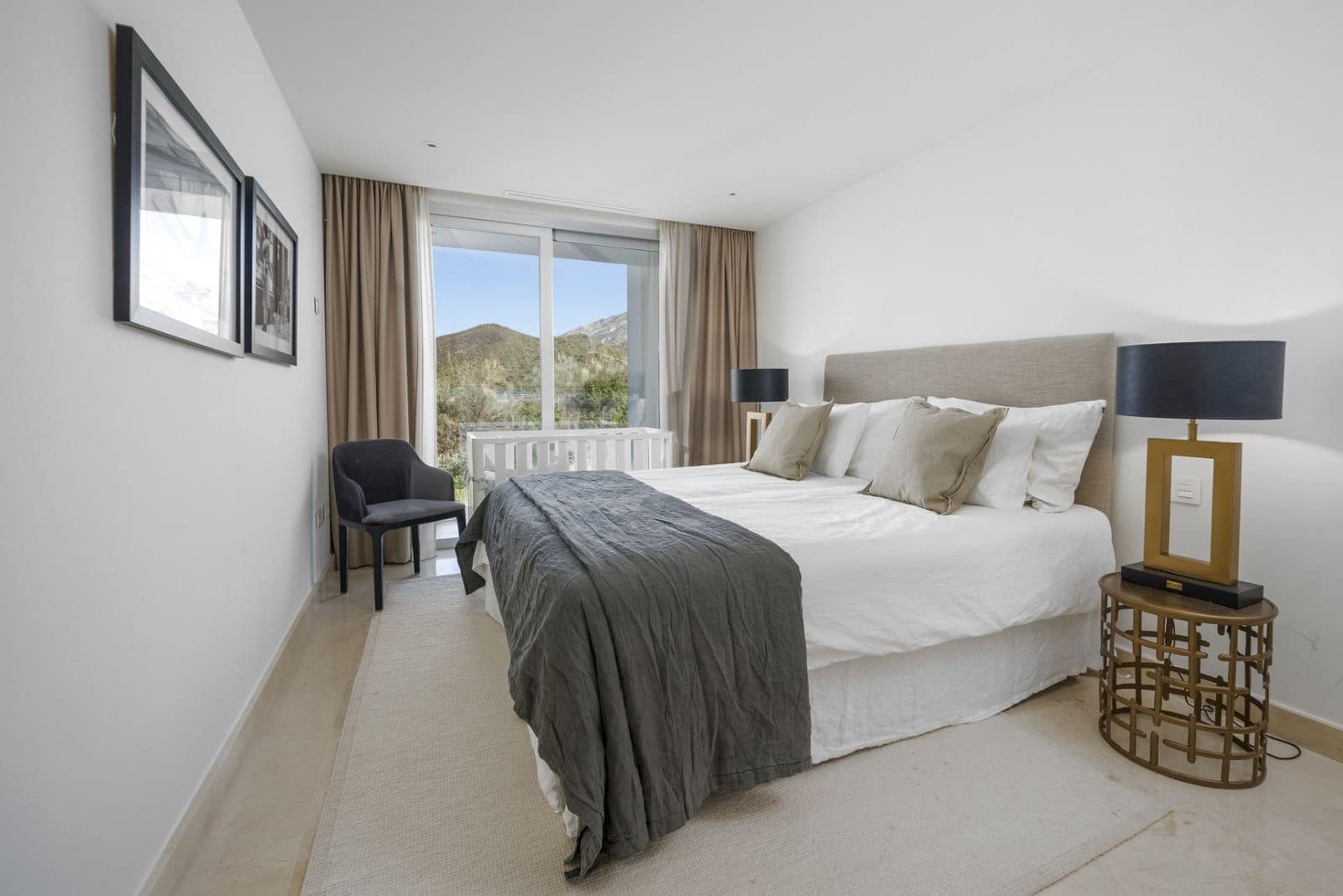 3 soverom Penthouse til salgs i Nueva Andalucia - € 1 750 000 (Ref: 9952274)