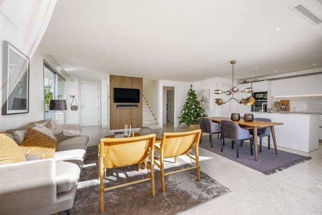 3 soverom Penthouse til salgs i Nueva Andalucia, Marbella - € 1 750 000 (Ref: 9952274)