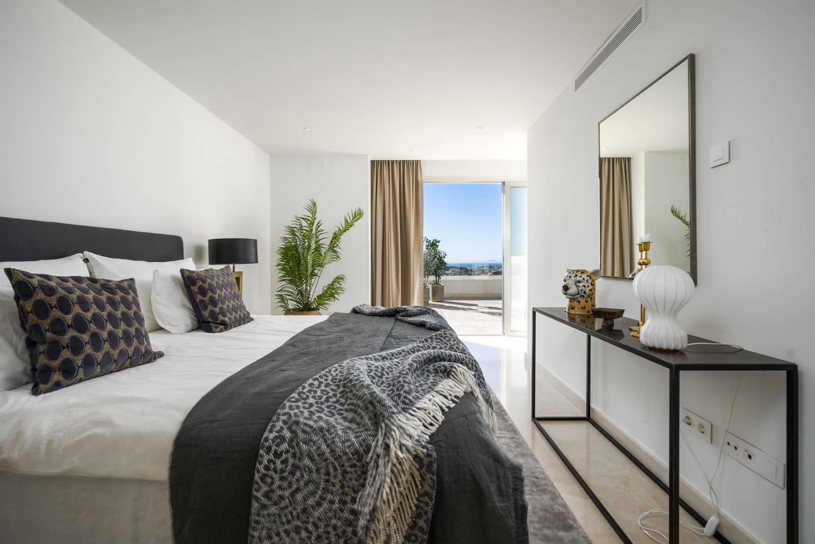 3 soverom Penthouse til salgs i Nueva Andalucia - € 1 750 000 (Ref: 9952274)