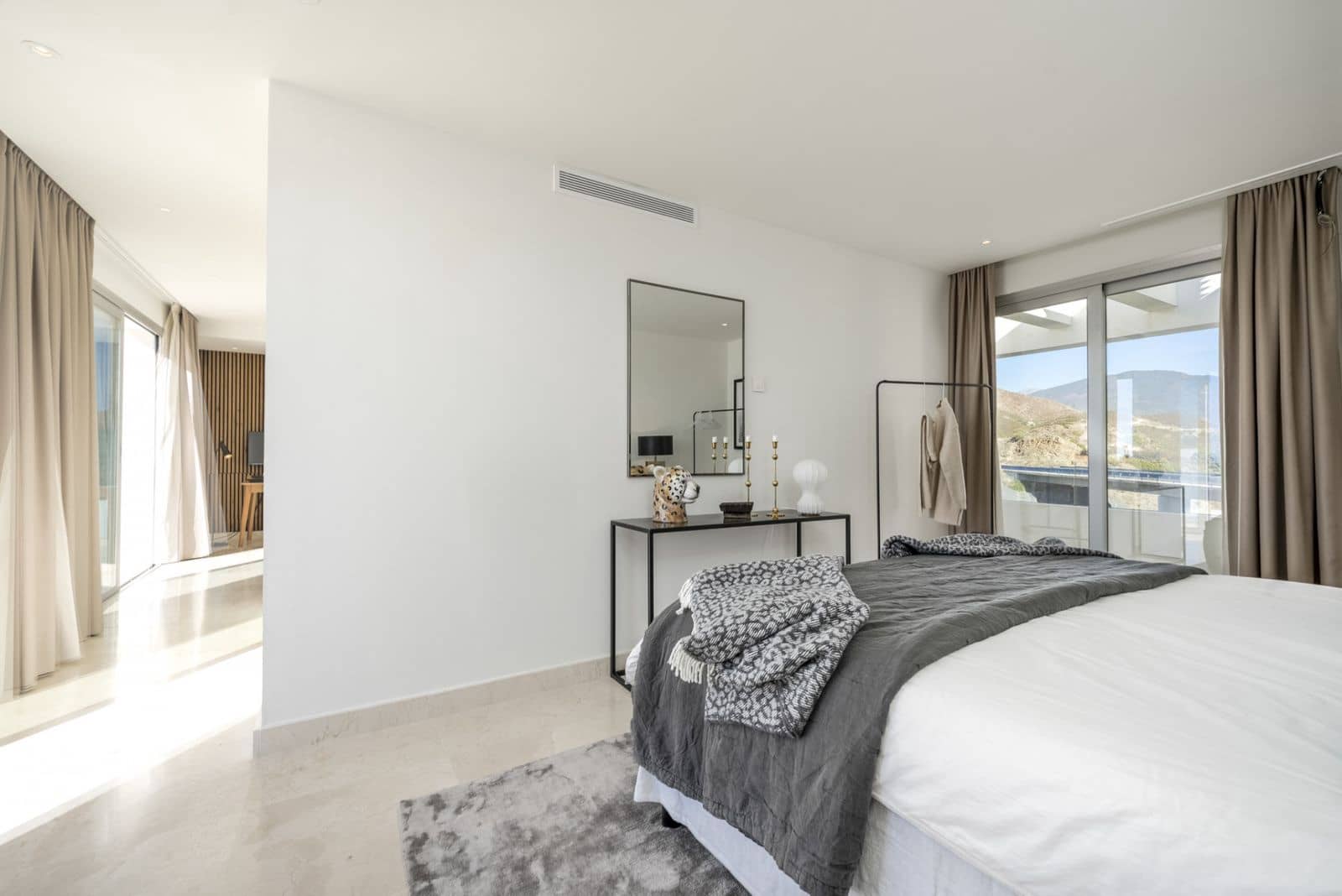 3 soverom Penthouse til salgs i Nueva Andalucia - € 1 750 000 (Ref: 9952274)