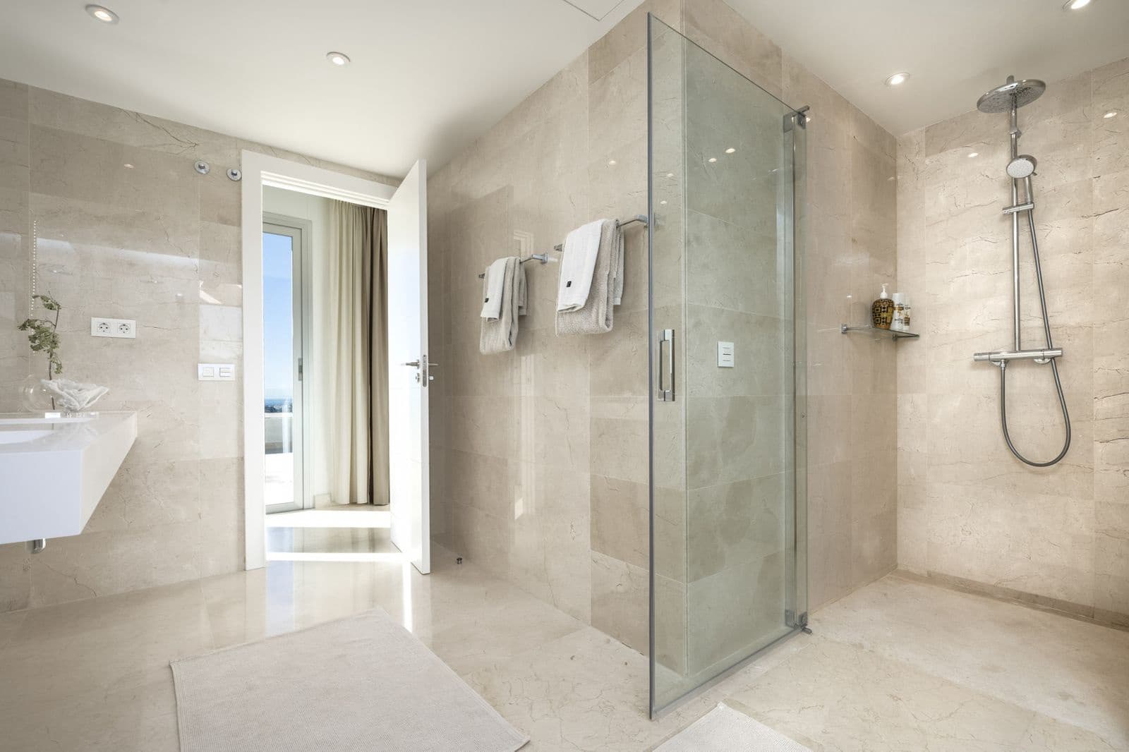 3 soverom Penthouse til salgs i Nueva Andalucia - € 1 750 000 (Ref: 9952274)