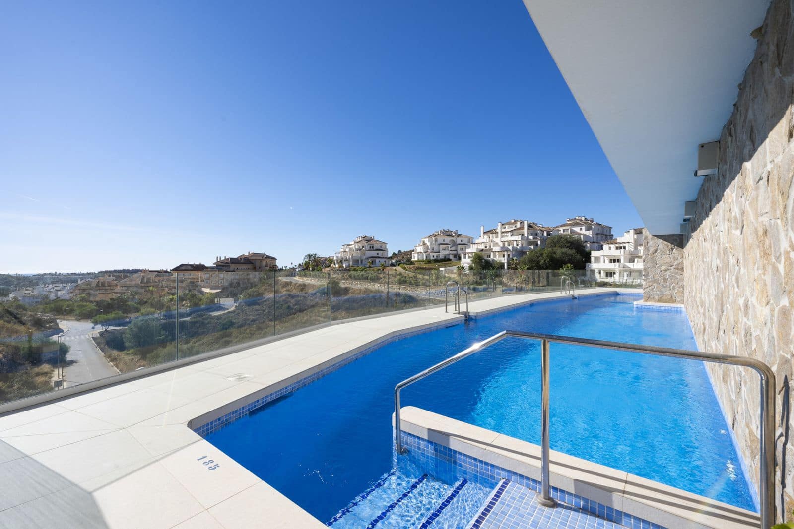 3 soverom Penthouse til salgs i Nueva Andalucia - € 1 750 000 (Ref: 9952274)