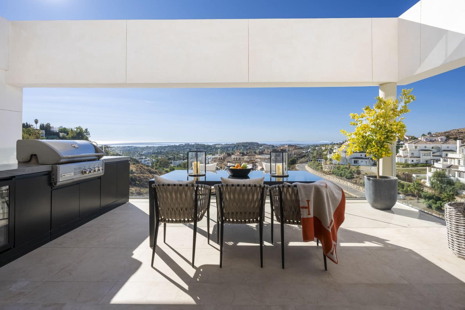 3 soverom Penthouse til salgs i Nueva Andalucia - € 1 750 000 (Ref: 9952274)