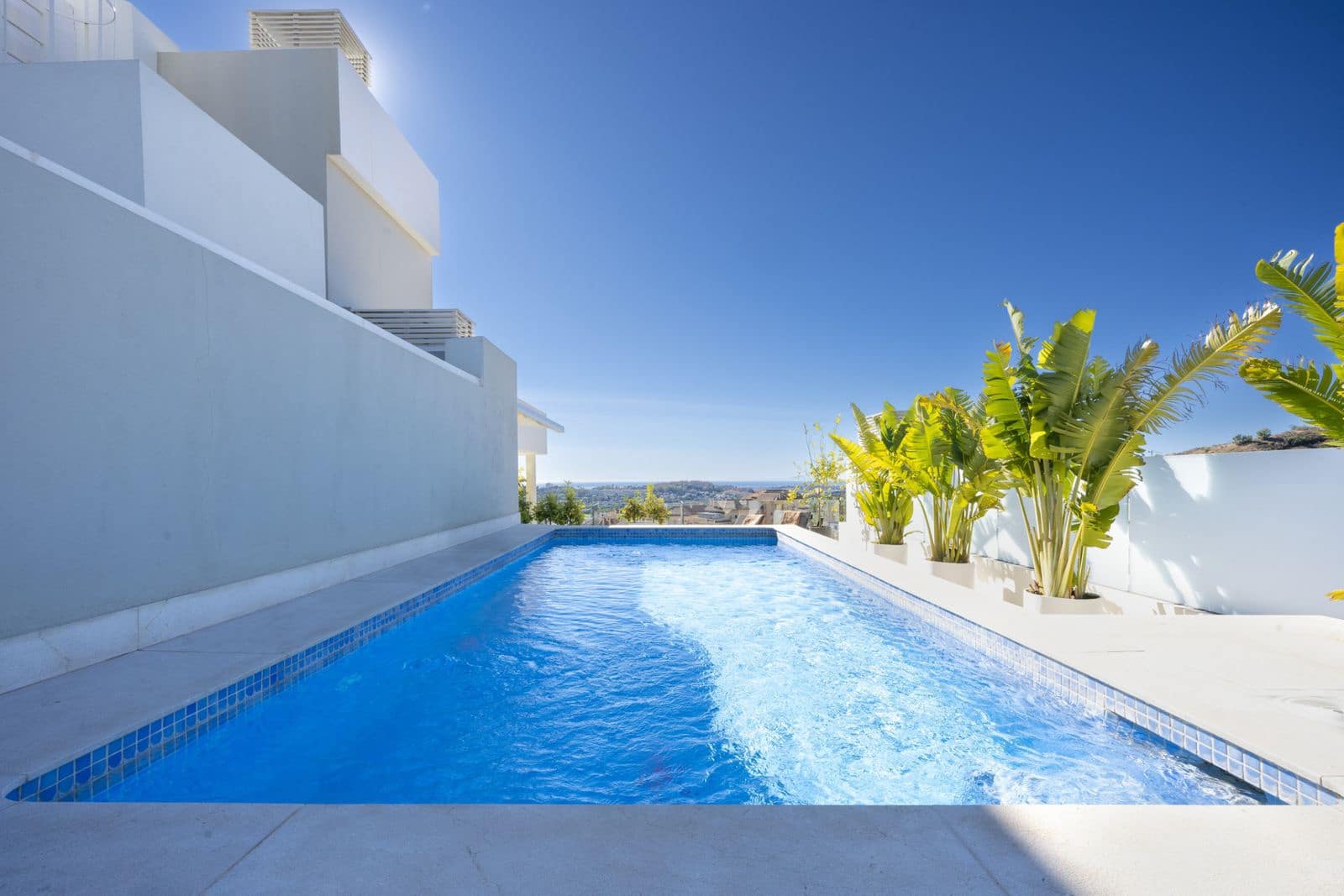 3 soverom Penthouse til salgs i Nueva Andalucia - € 1 750 000 (Ref: 9952274)