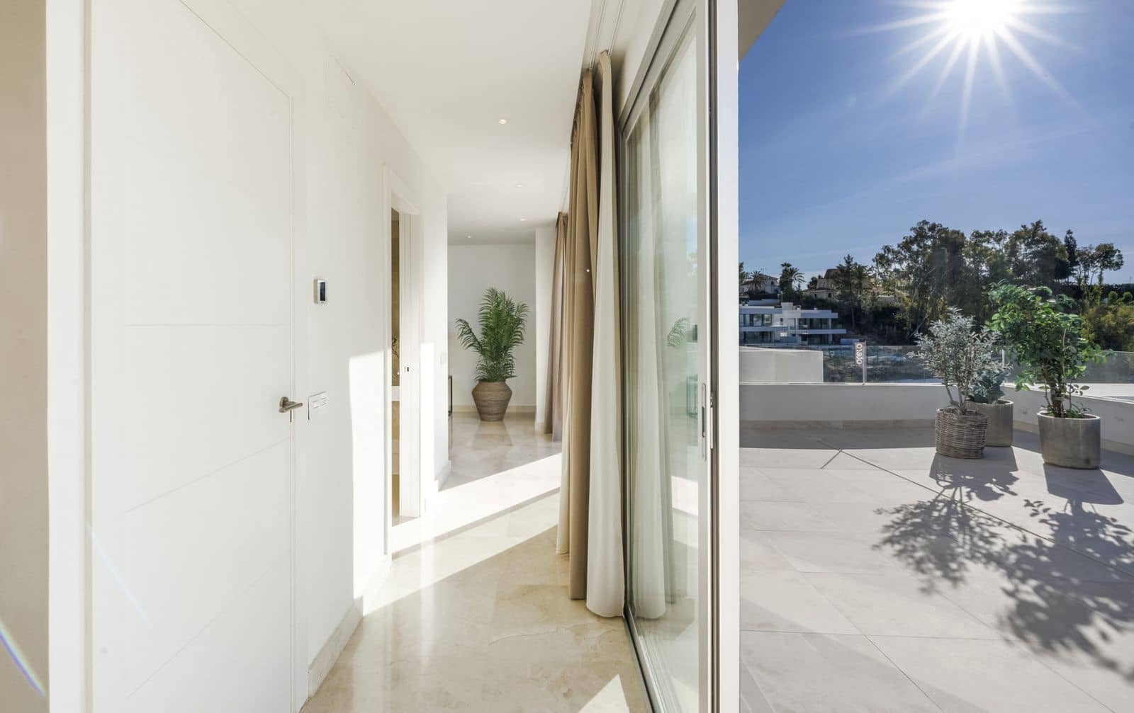 3 soverom Penthouse til salgs i Nueva Andalucia - € 1 750 000 (Ref: 9952274)