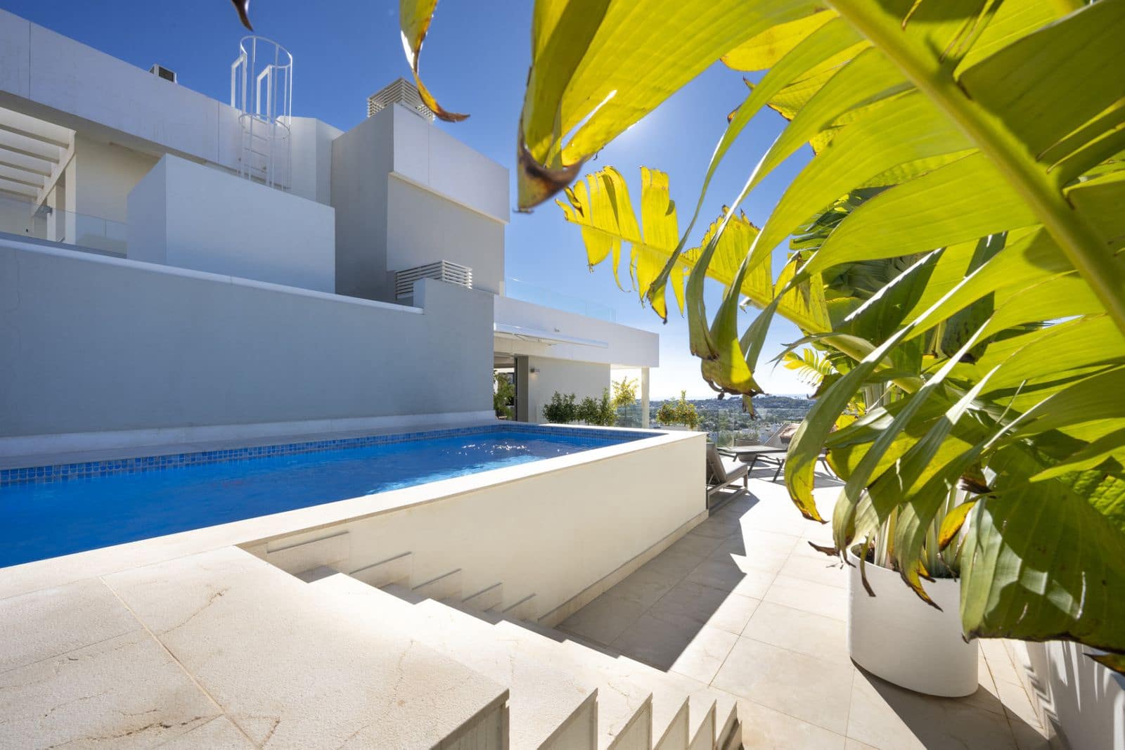 3 soverom Penthouse til salgs i Nueva Andalucia - € 1 750 000 (Ref: 9952274)