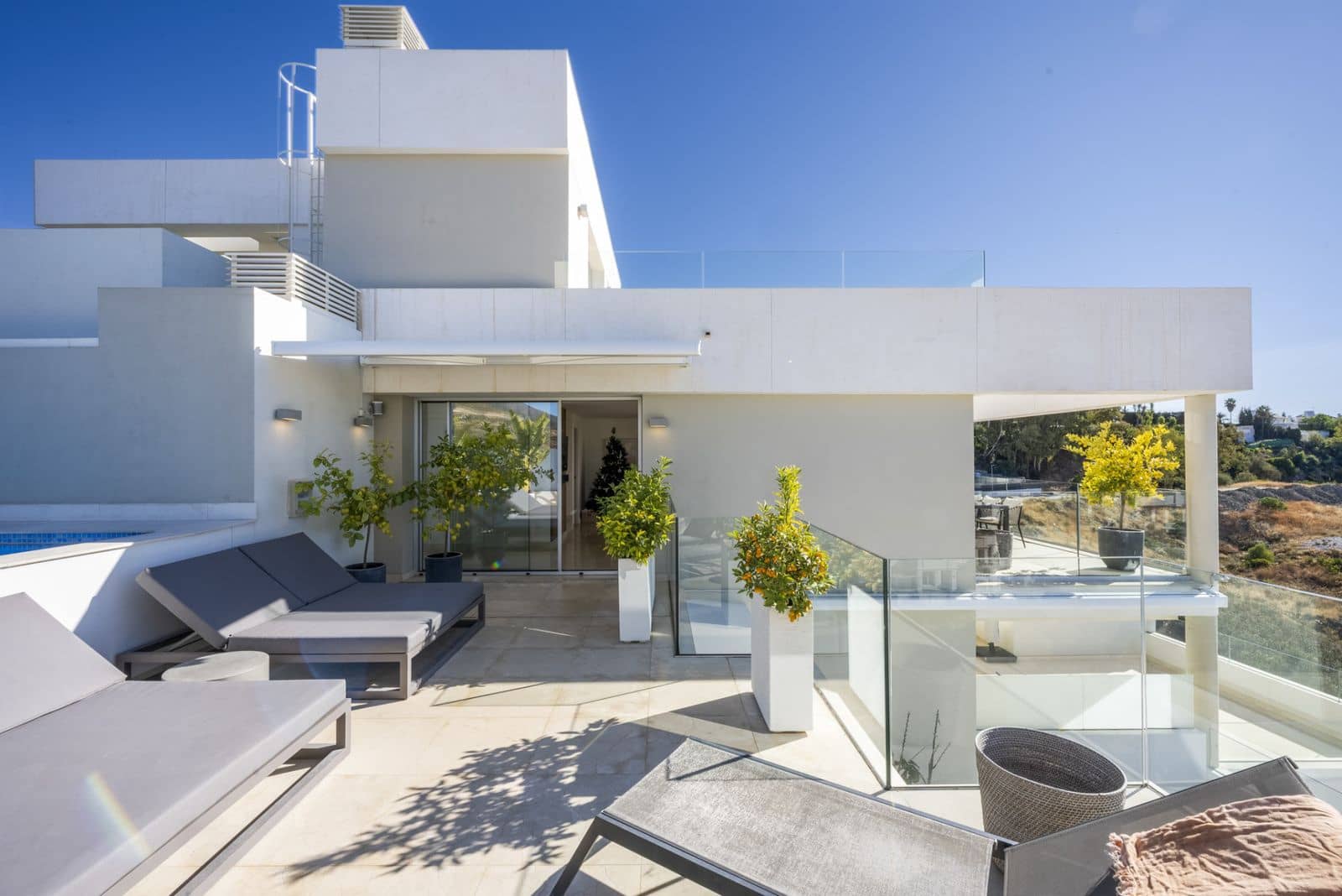 3 soverom Penthouse til salgs i Nueva Andalucia - € 1 750 000 (Ref: 9952274)
