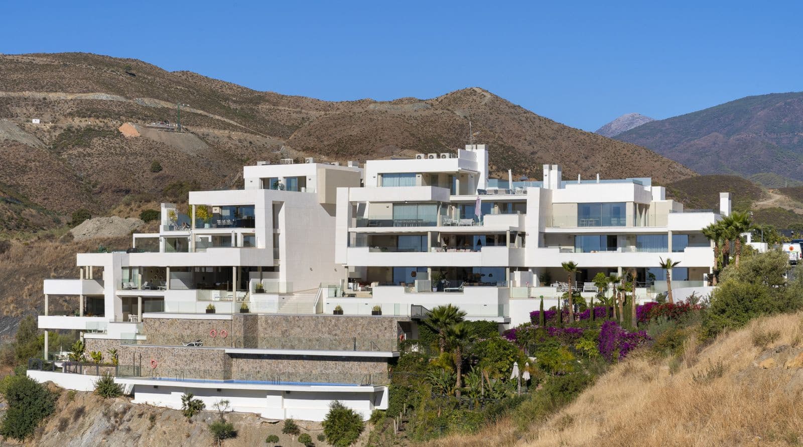 3 soverom Penthouse til salgs i Nueva Andalucia - € 1 750 000 (Ref: 9952274)