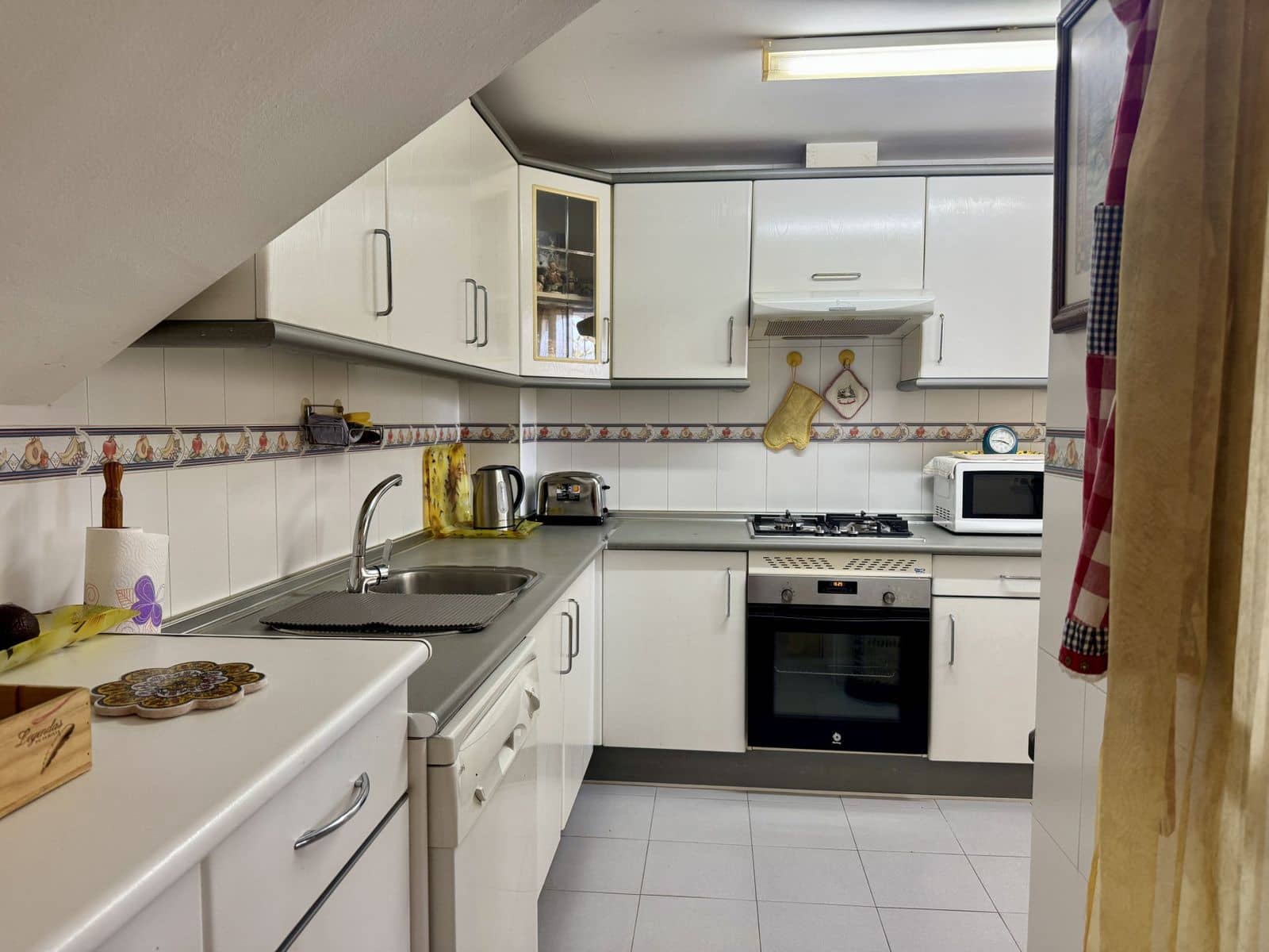 Ático de 4 habitaciones en Guadalmina en venta - 780.000 € (Ref: 9952278)