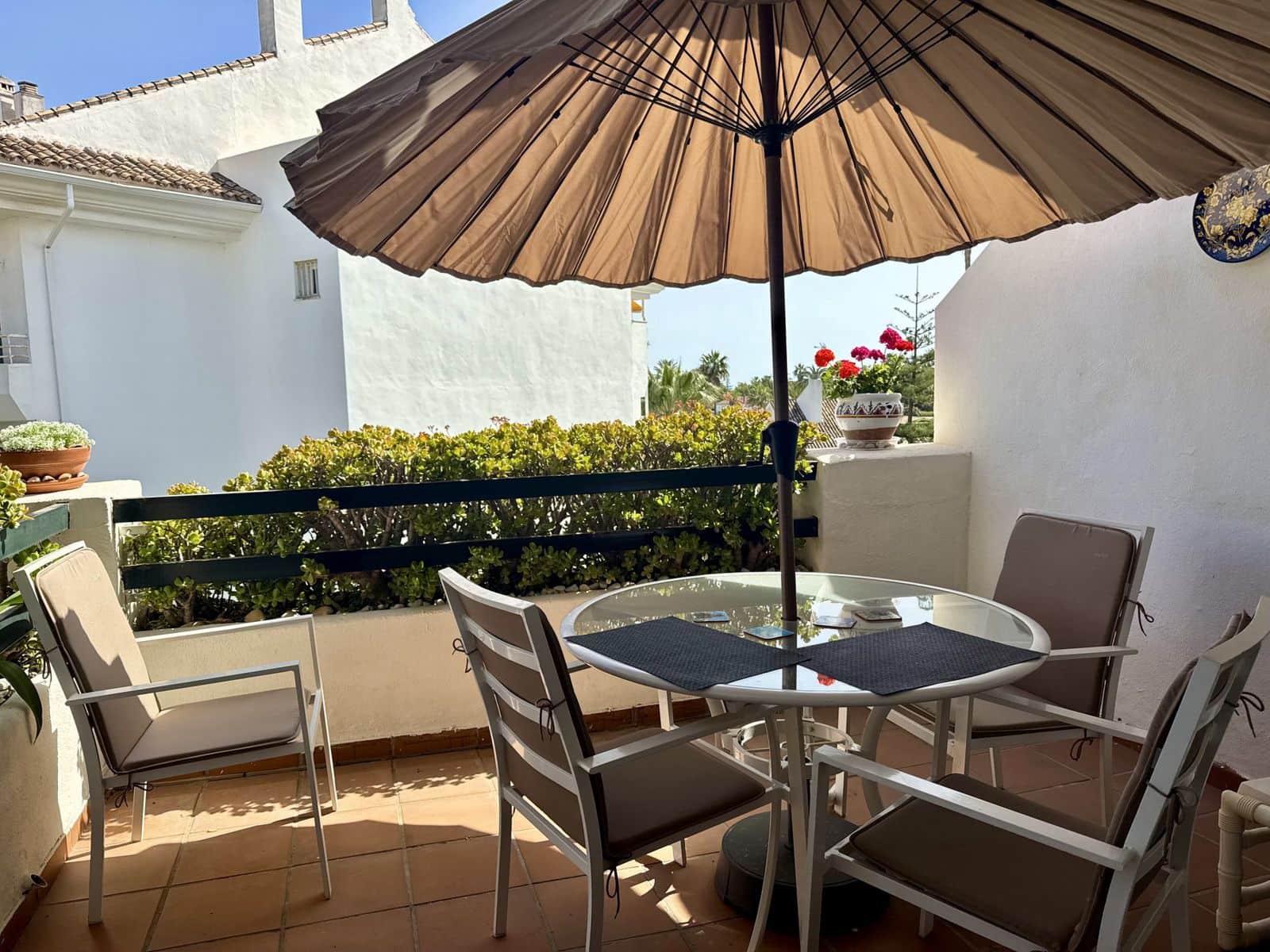 Ático de 4 habitaciones en Guadalmina en venta - 780.000 € (Ref: 9952278)